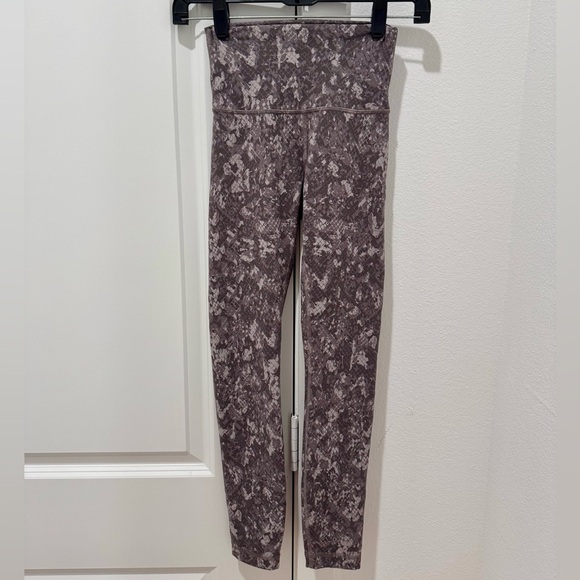 lululemon athletica Wunder Train High-Rise 25” Leggings Hideaway Camo Lunar Rock - Picture 5 of 8